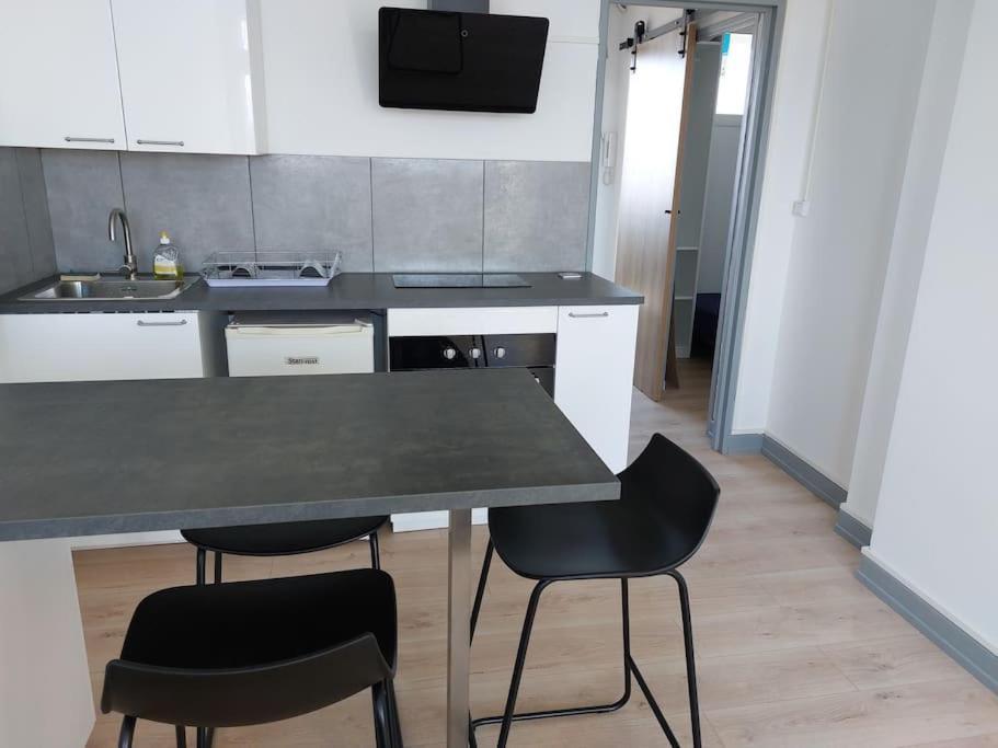 Apartament Le Voltaire - T2 Neuf Face Pyrenees Tarbes Zewnętrze zdjęcie