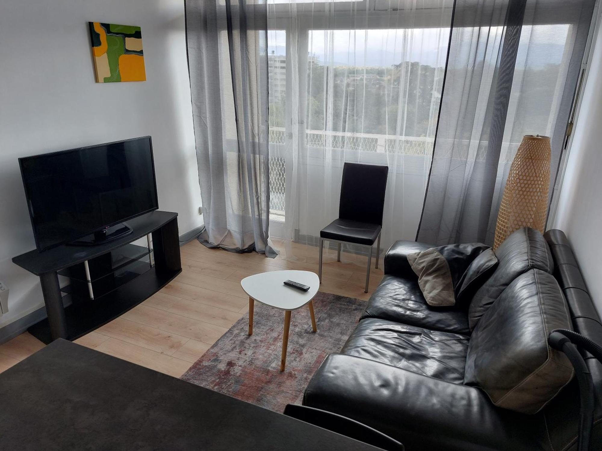 Apartament Le Voltaire - T2 Neuf Face Pyrenees Tarbes Zewnętrze zdjęcie