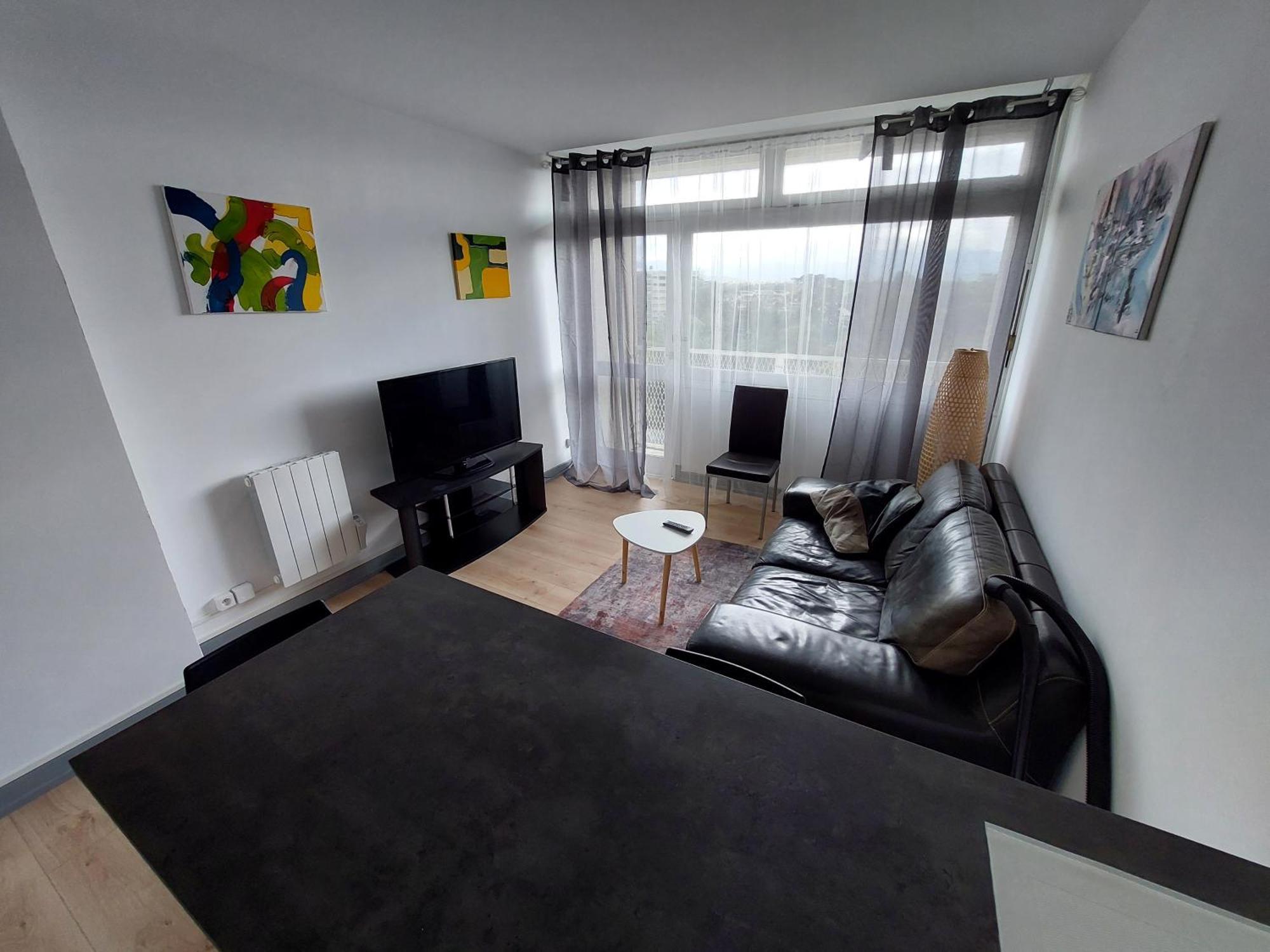 Apartament Le Voltaire - T2 Neuf Face Pyrenees Tarbes Zewnętrze zdjęcie
